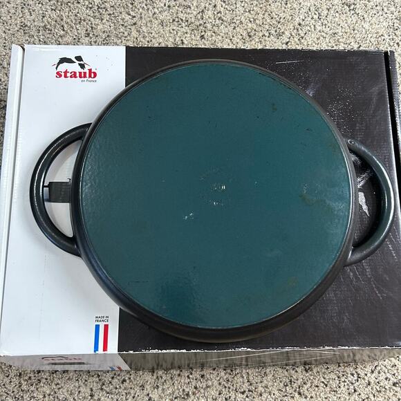 Staub Steam Grill with Lid Cast Iron Griddle 12-inch Black/Noir Teal w/Box - Picture 4 of 5